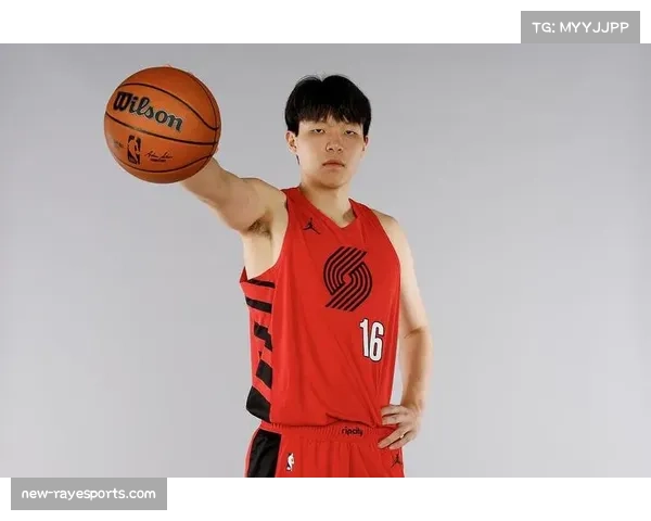 杨瀚森新秀赛季表现亮眼，场均接近两双获多方关注